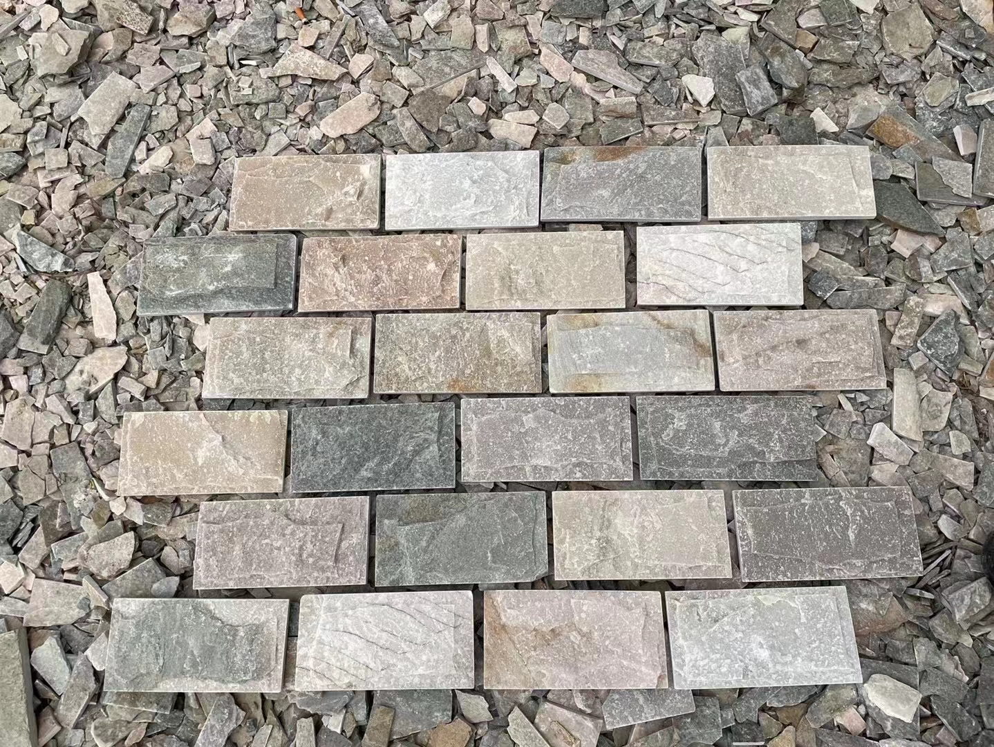 地面蘑菇石(圖2)